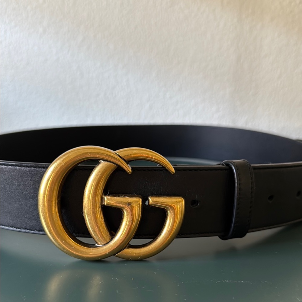Gucci Black Leather Belt with Gold GG Buckle